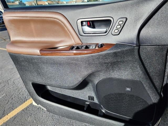 2017 Toyota Sienna Limited Premium 7 Passenger