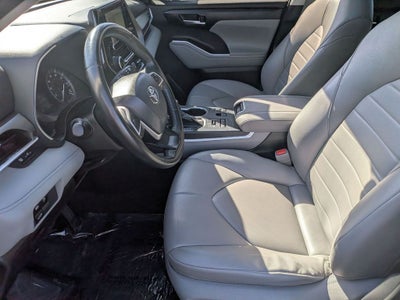 2022 Toyota Highlander XLE