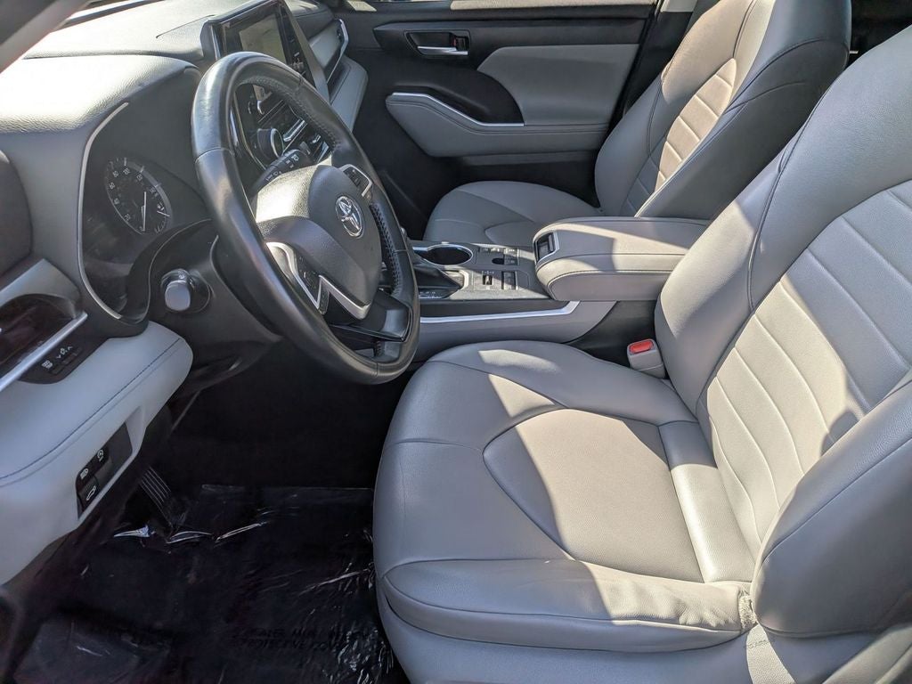 2022 Toyota Highlander XLE