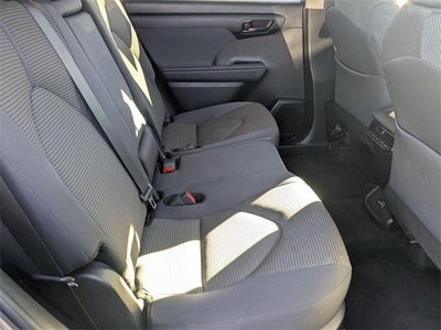 2024 Toyota Highlander LE