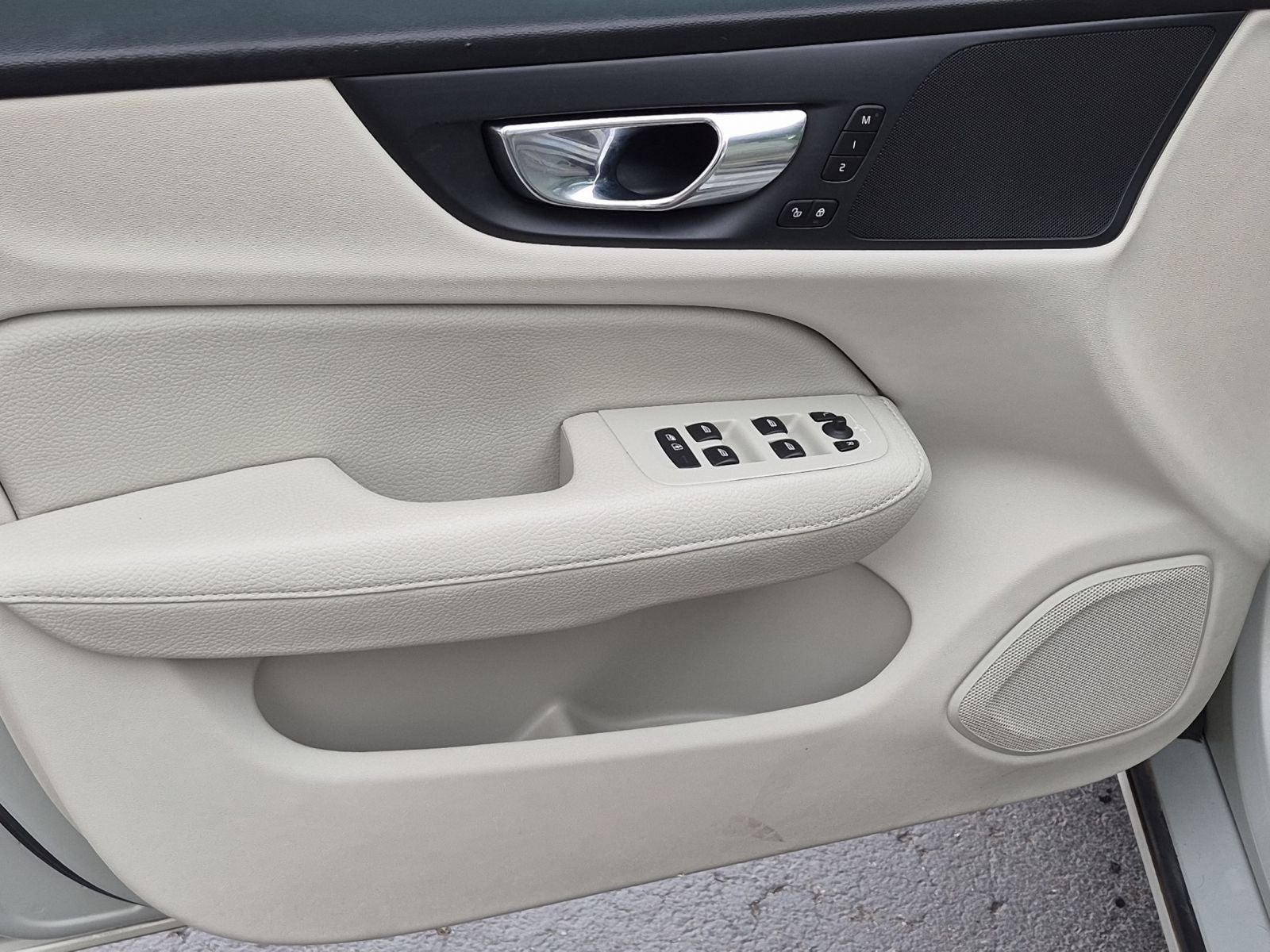 2019 Volvo S60 T6 Momentum
