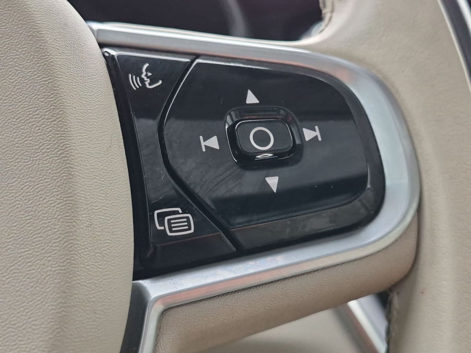 2019 Volvo S60 T6 Momentum