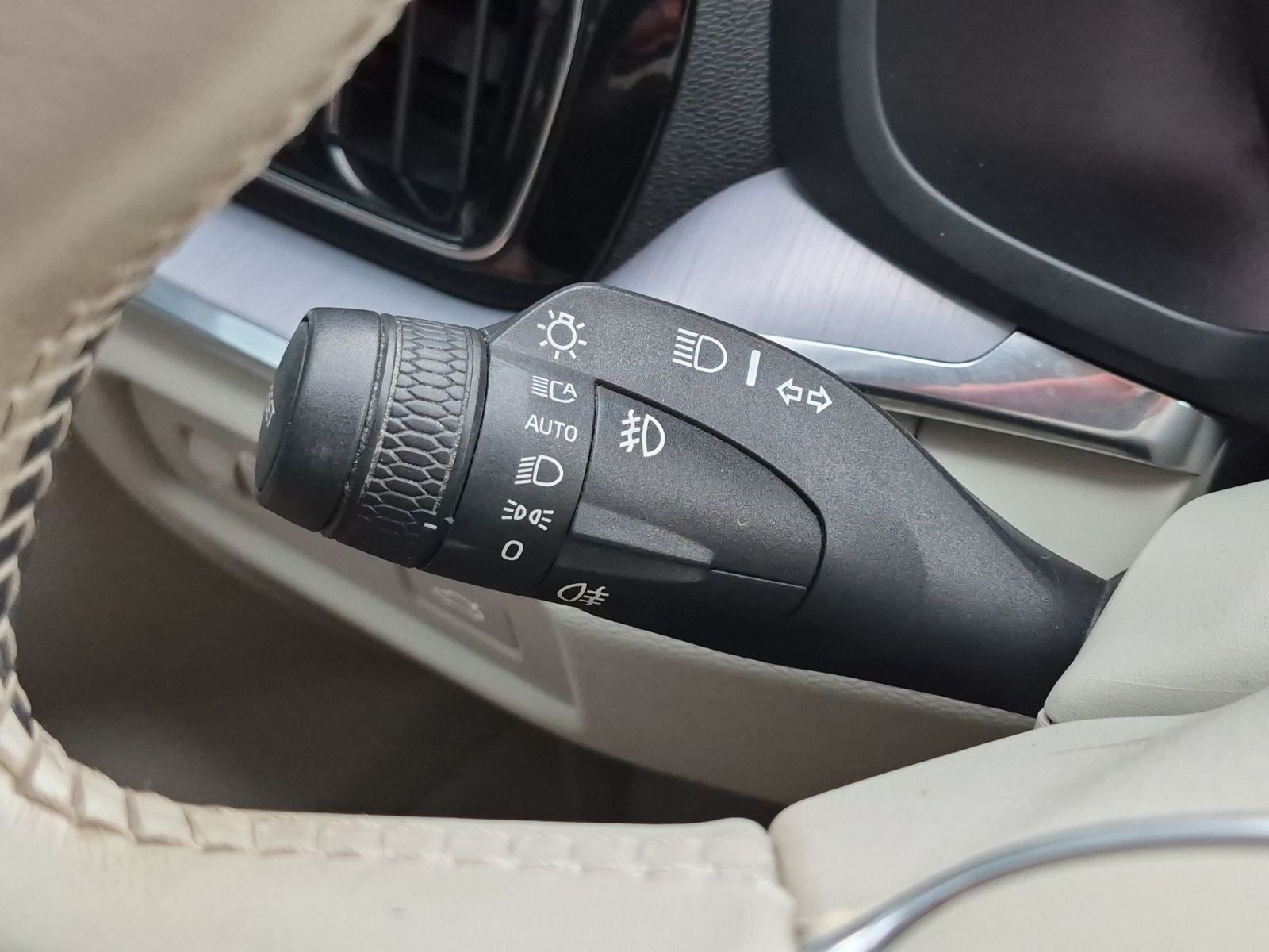 2019 Volvo S60 T6 Momentum