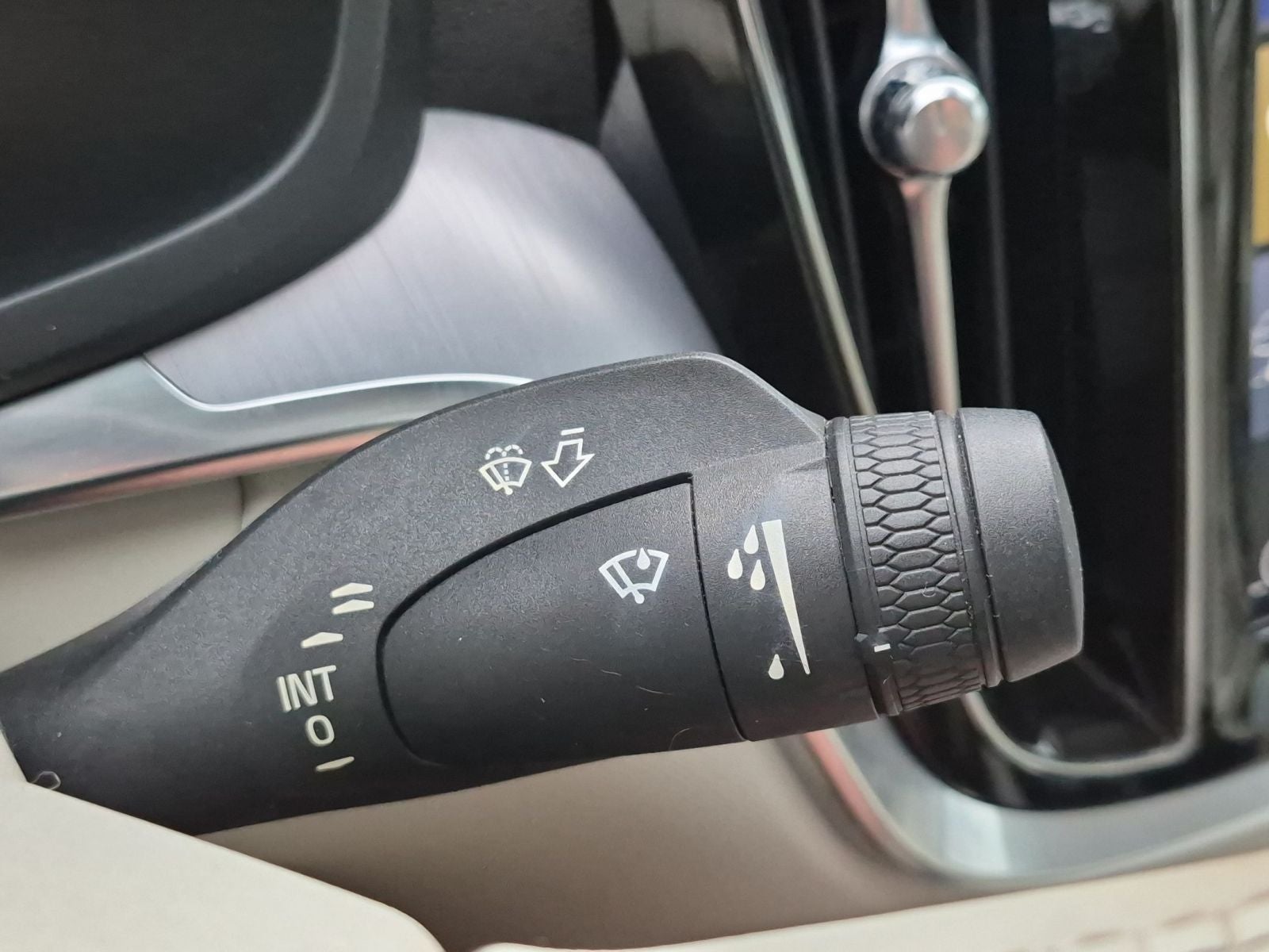 2019 Volvo S60 T6 Momentum