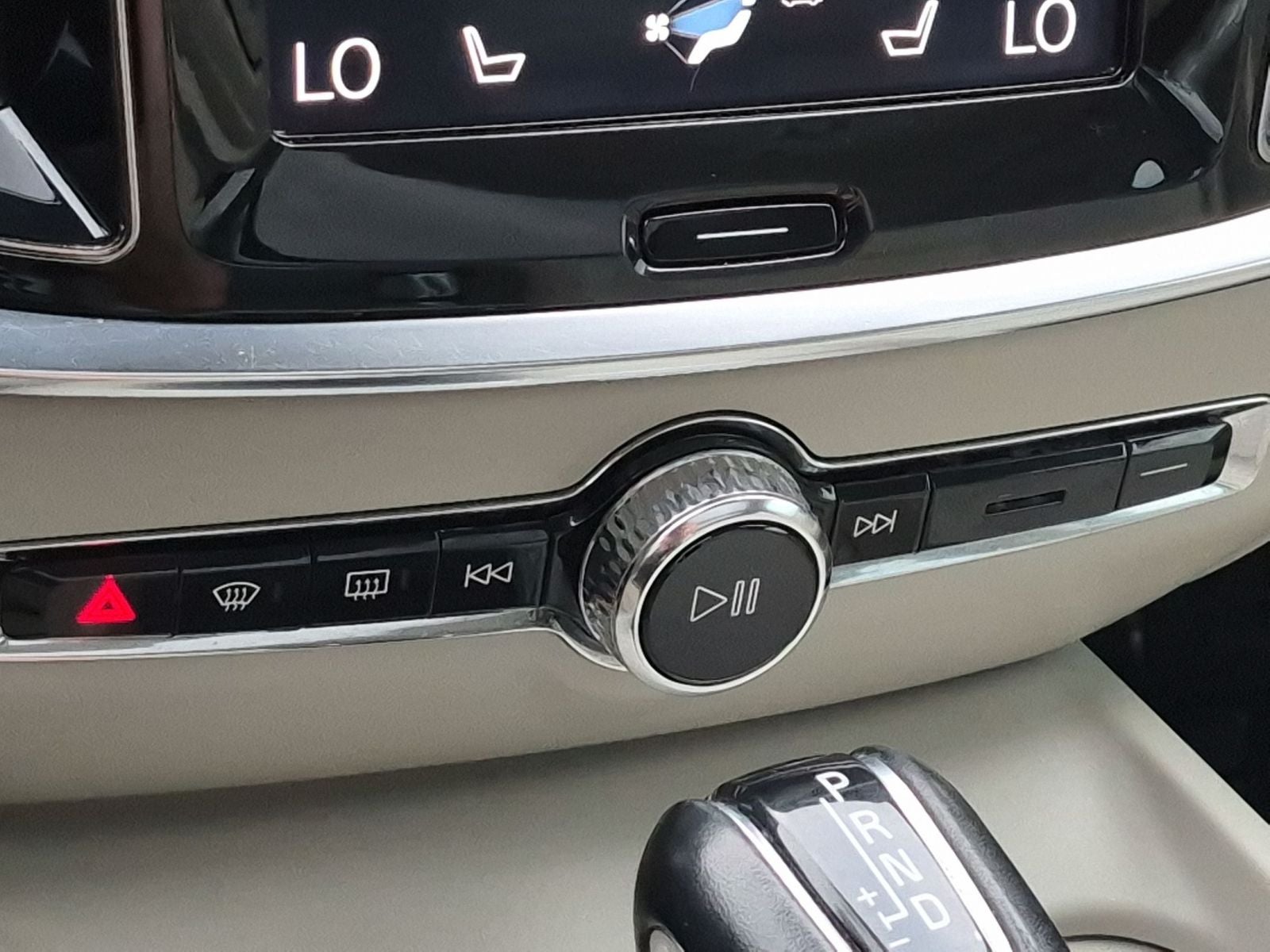 2019 Volvo S60 T6 Momentum