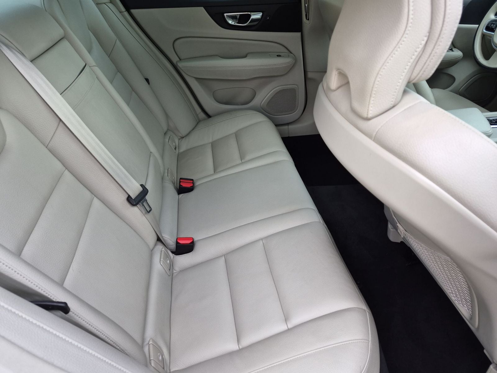 2019 Volvo S60 T6 Momentum