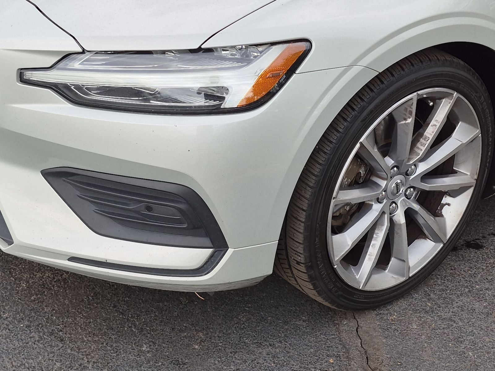2019 Volvo S60 T6 Momentum