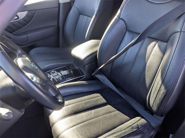 2016 INFINITI QX70 Base