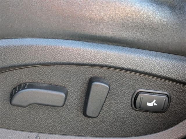 2016 INFINITI QX70 Base