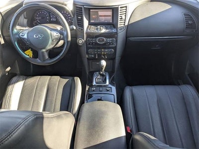 2016 INFINITI QX70 Base