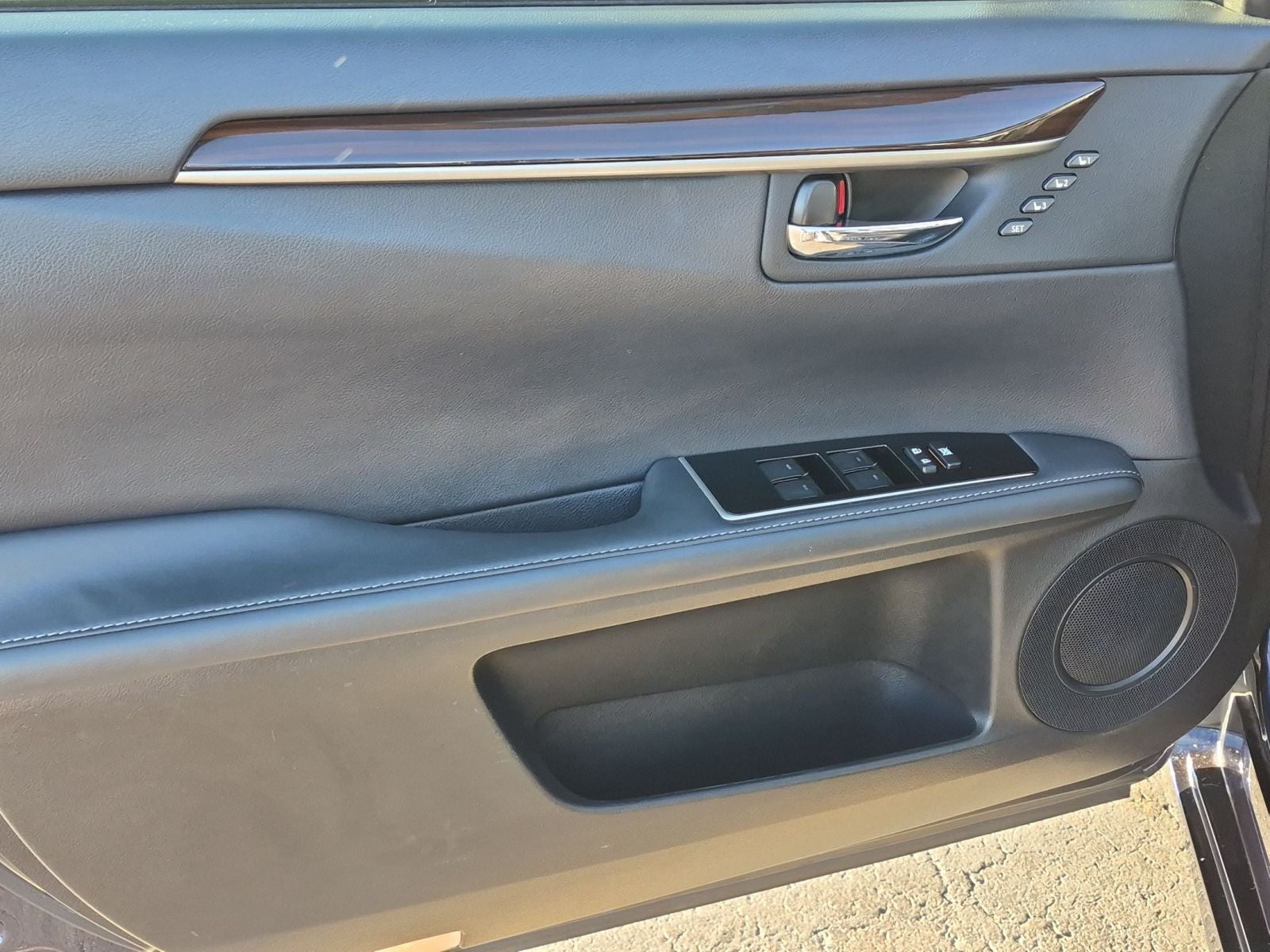 2016 Lexus ES 300h Hybrid