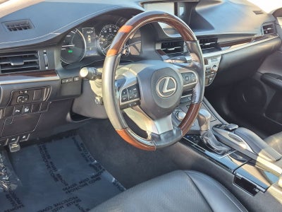 2016 Lexus ES 300h Hybrid