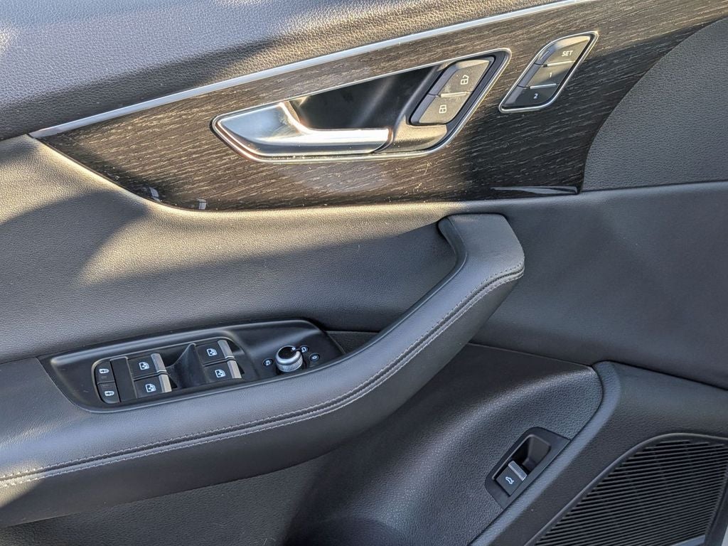 2023 Audi Q7 Premium Plus 45 TFSI quattro Tiptronic