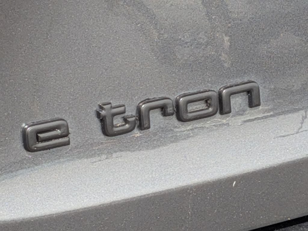 2019 Audi e-tron Premium Plus