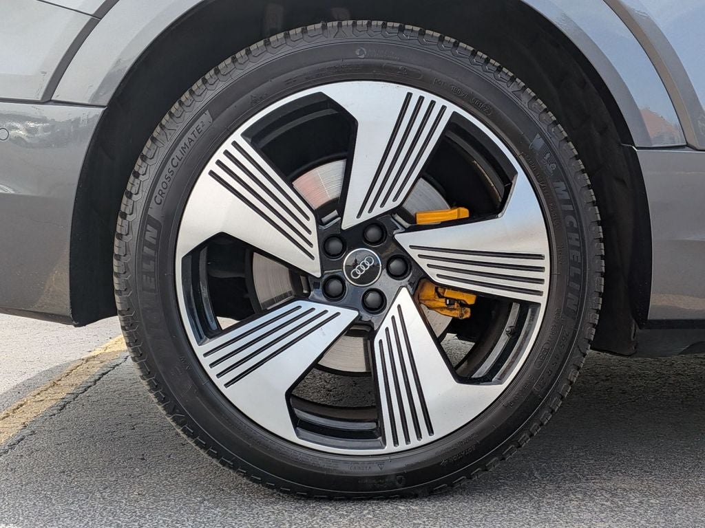 2019 Audi e-tron Premium Plus