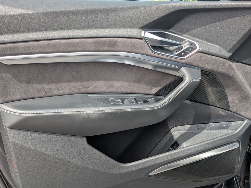2019 Audi e-tron Premium Plus