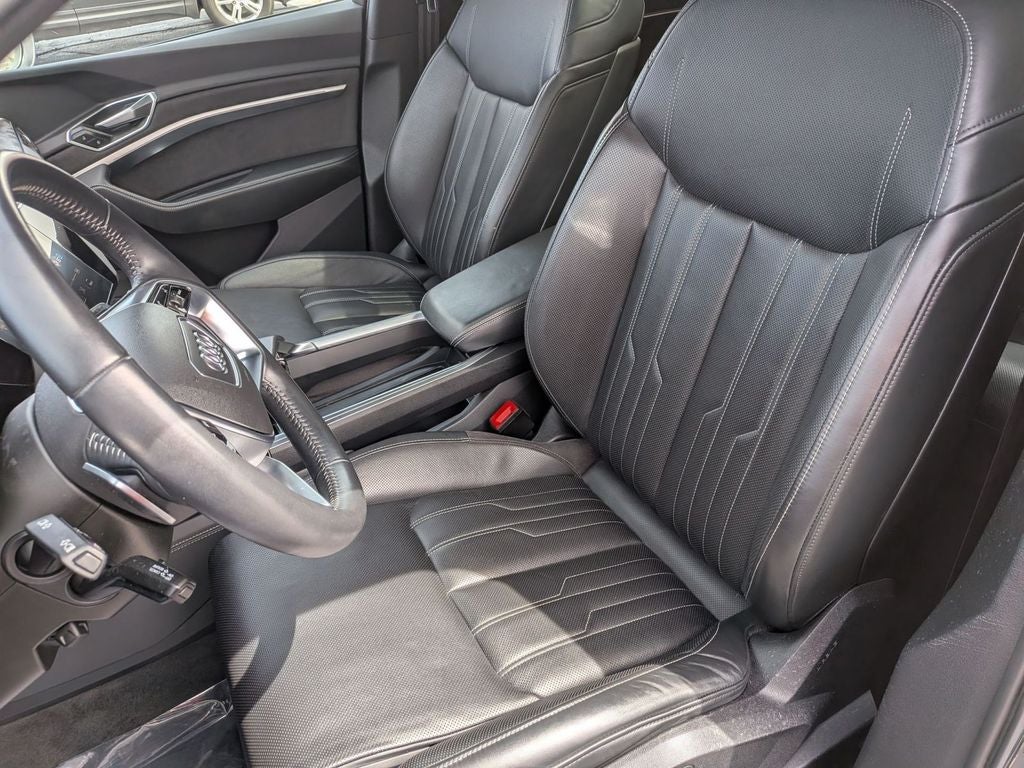 2019 Audi e-tron Premium Plus