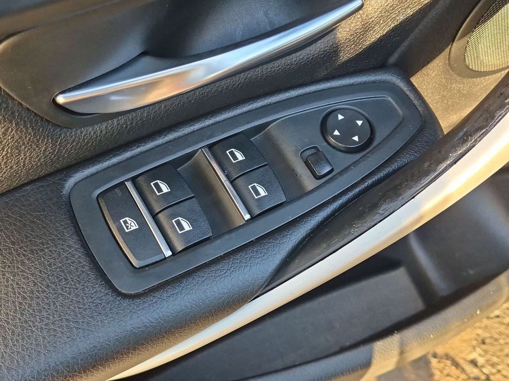 2017 BMW 320i 320i