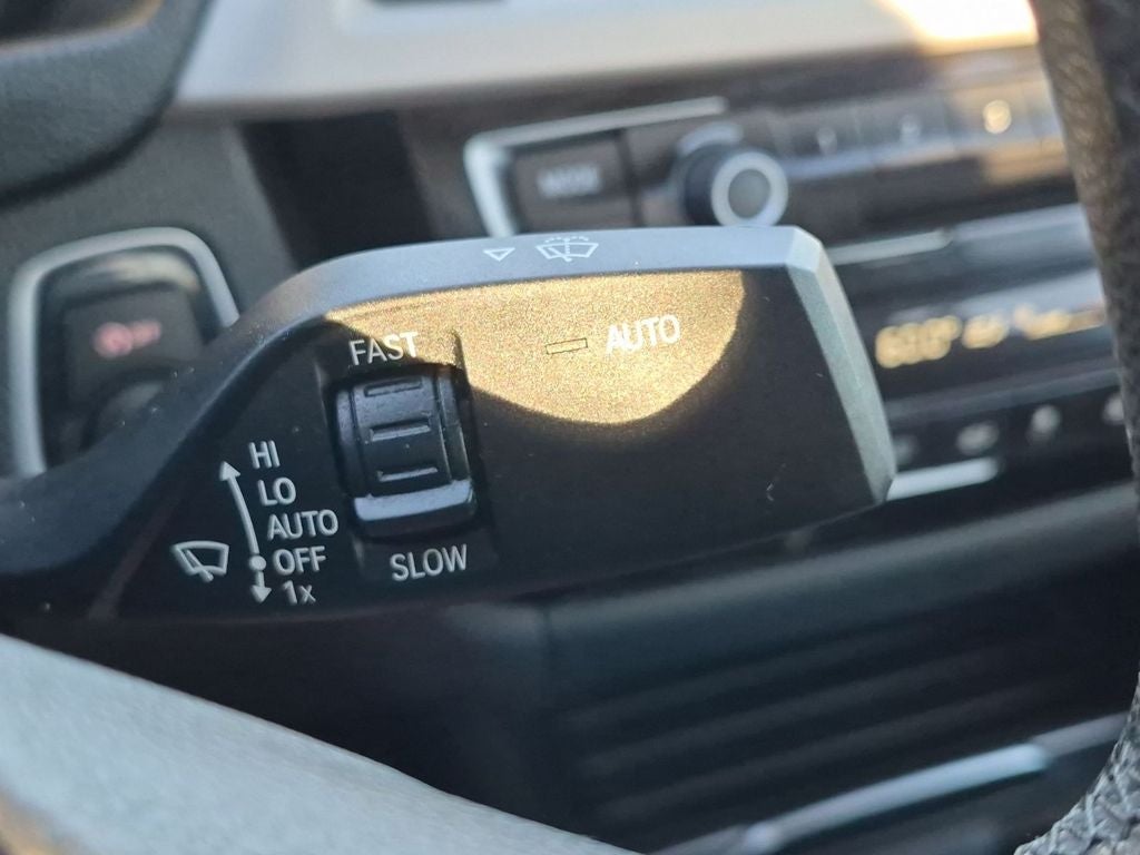 2017 BMW 320i 320i