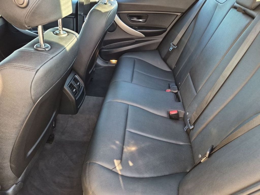2017 BMW 320i 320i