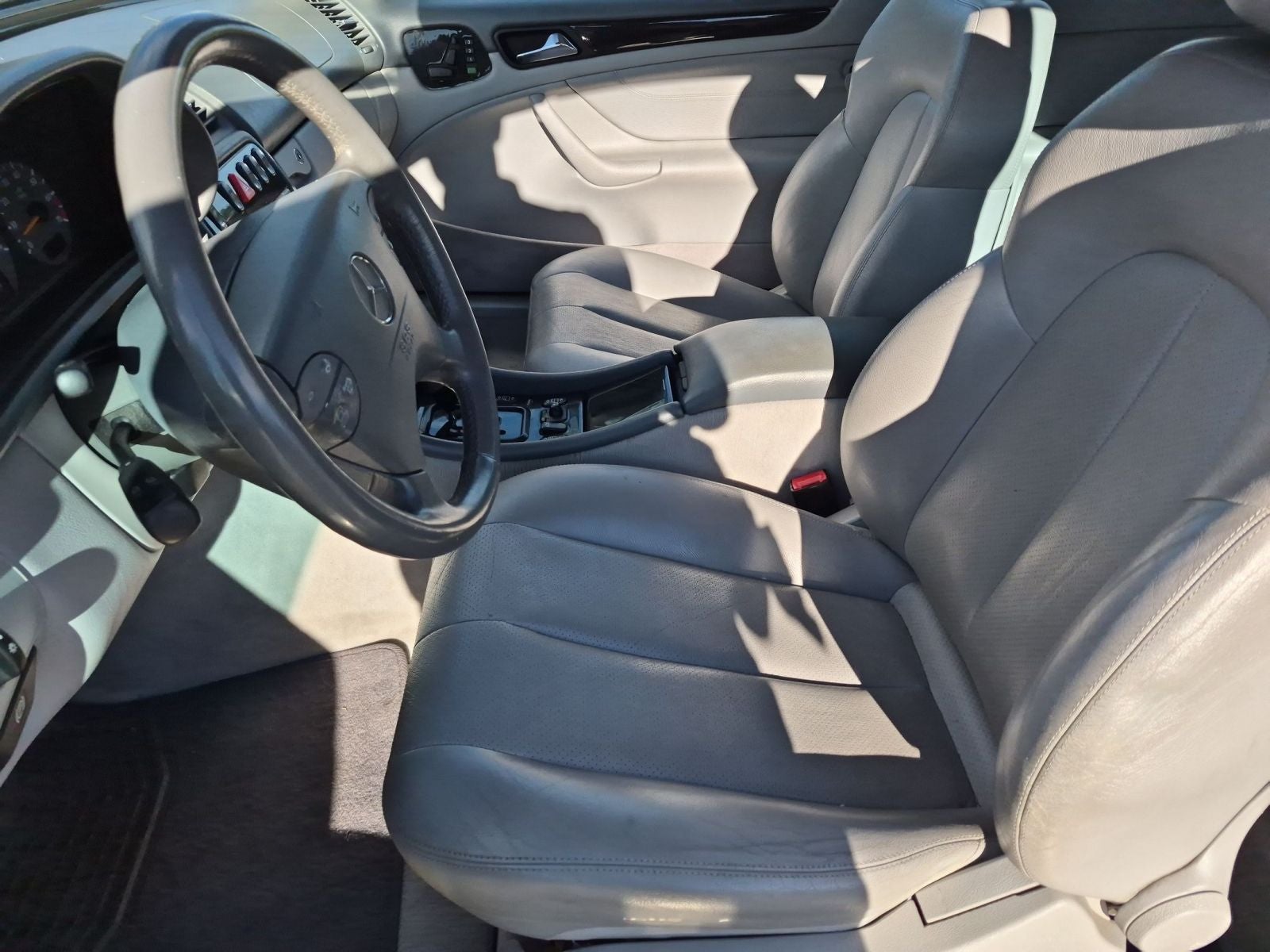 2002 Mercedes-Benz CLK-Class Base
