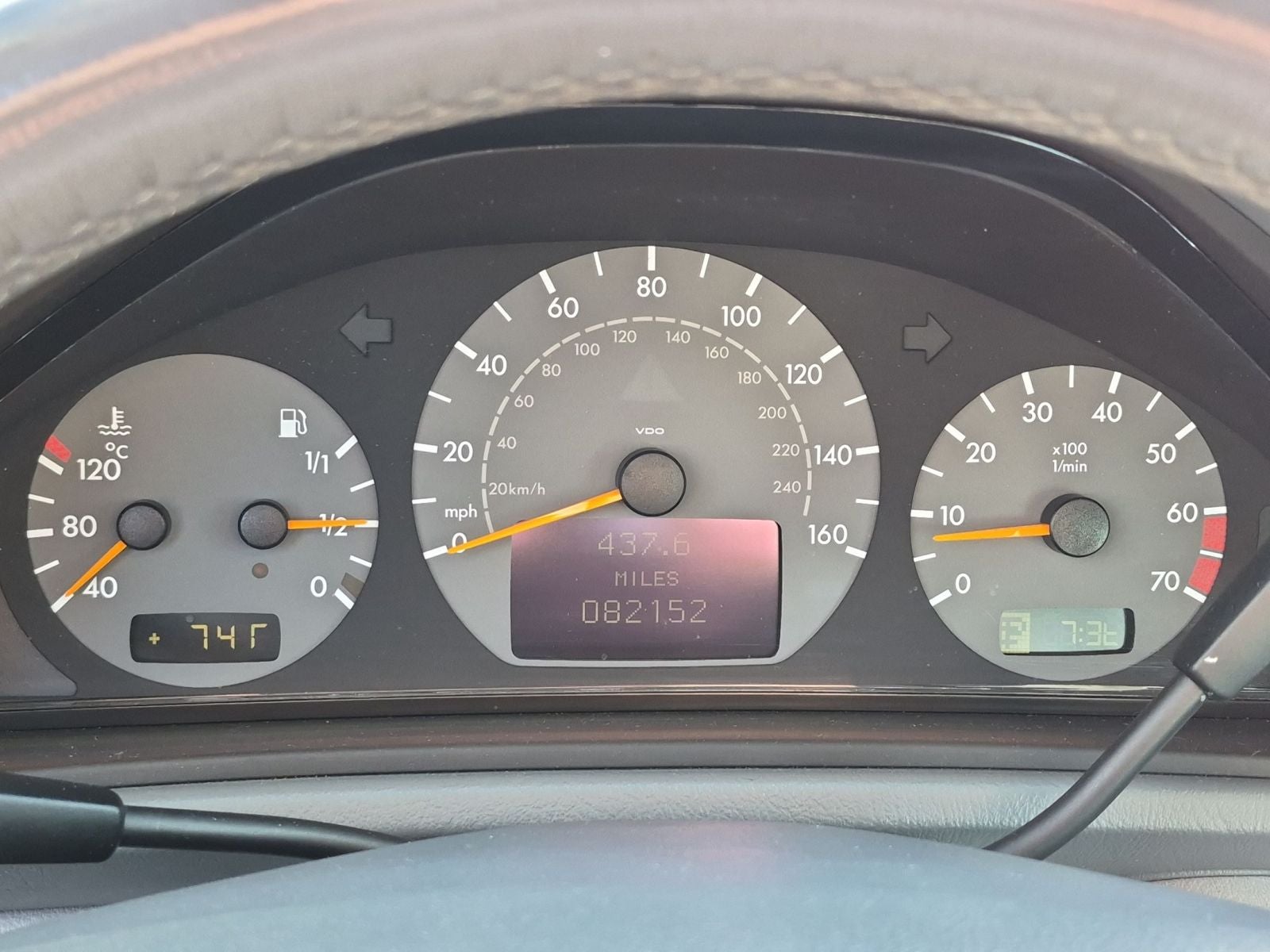 2002 Mercedes-Benz CLK-Class Base