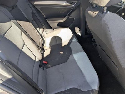 2016 Volkswagen e-Golf SE