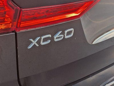 2024 Volvo XC60 Recharge Plug-In Hybrid T8 Ultimate Dark Theme