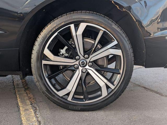 2024 Volvo XC60 Recharge Plug-In Hybrid T8 Ultimate Dark Theme