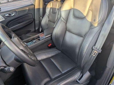 2024 Volvo XC60 Recharge Plug-In Hybrid T8 Ultimate Dark Theme