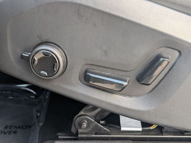 2024 Volvo XC60 Recharge Plug-In Hybrid T8 Ultimate Dark Theme