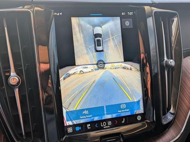 2024 Volvo XC60 Recharge Plug-In Hybrid T8 Ultimate Dark Theme