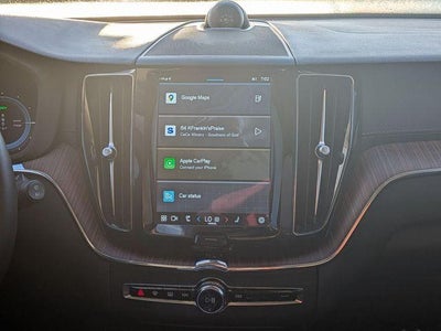 2024 Volvo XC60 Recharge Plug-In Hybrid T8 Ultimate Dark Theme