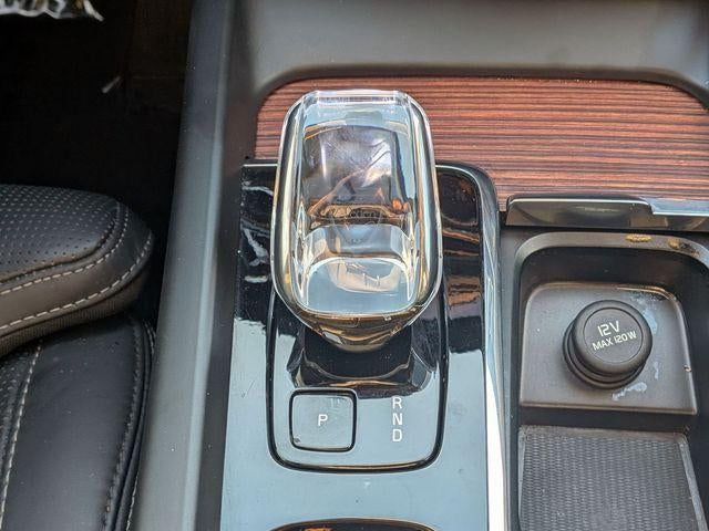 2024 Volvo XC60 Recharge Plug-In Hybrid T8 Ultimate Dark Theme