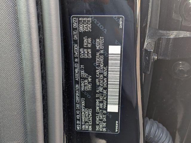 2024 Volvo XC60 Recharge Plug-In Hybrid T8 Ultimate Dark Theme