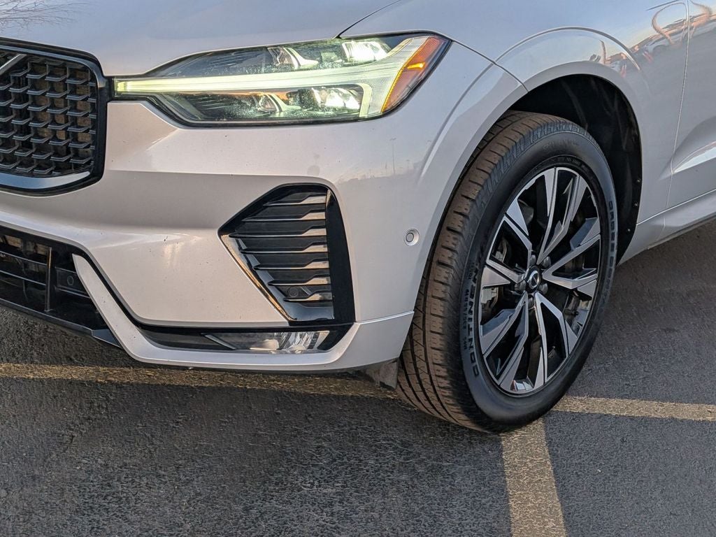 2024 Volvo XC60 Plus Dark Theme