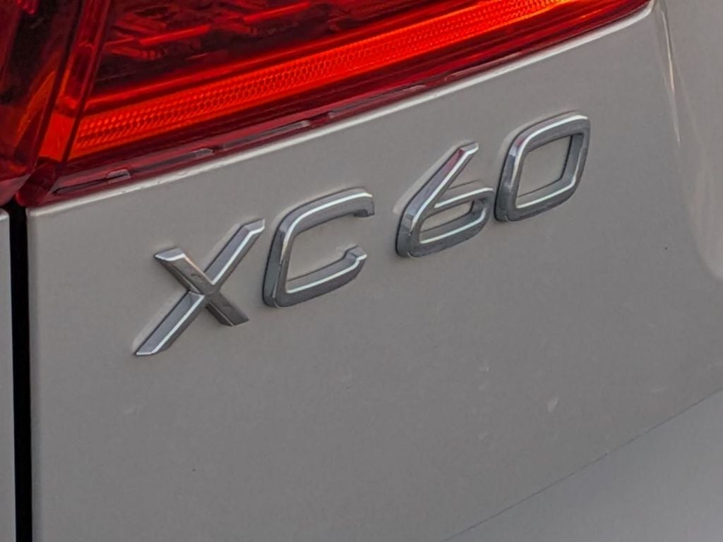 2024 Volvo XC60 Plus Dark Theme