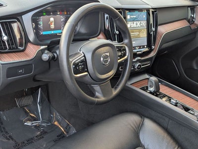 2024 Volvo XC60 Plus Dark Theme