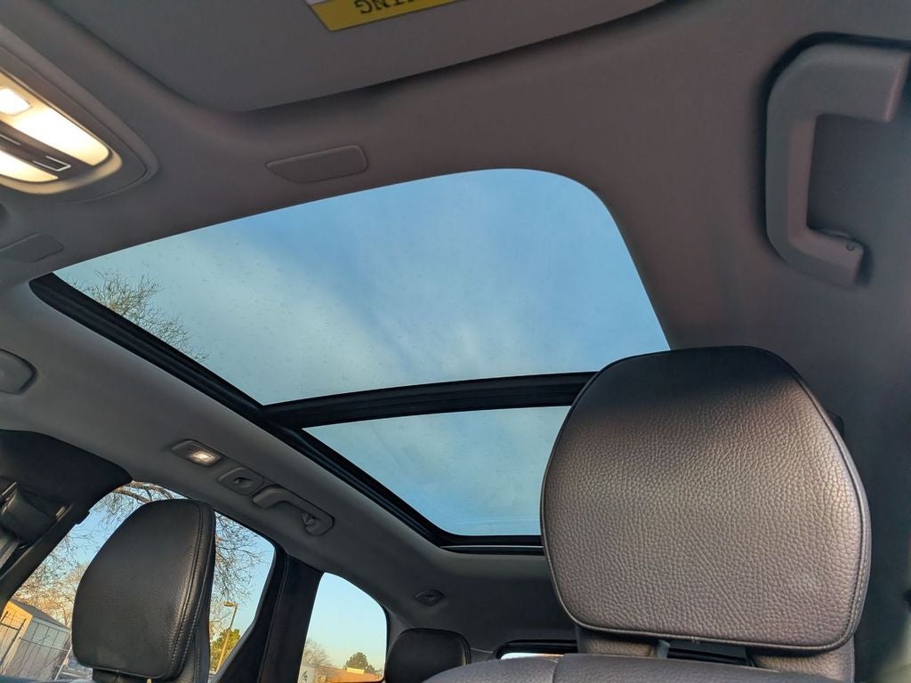 2024 Volvo XC60 Plus Dark Theme