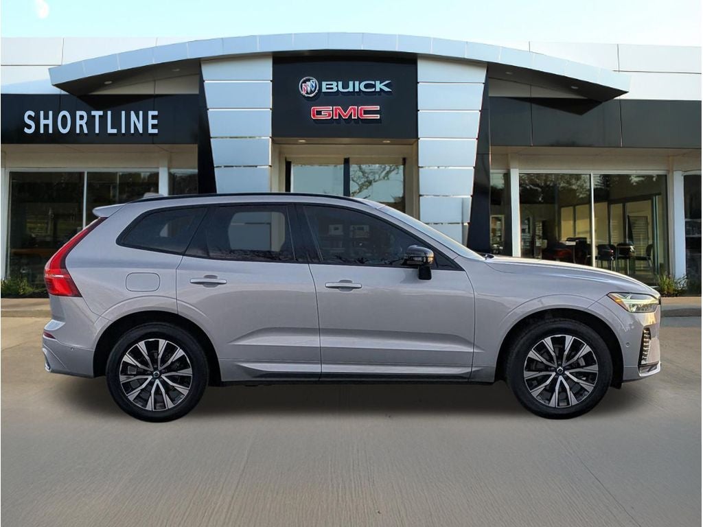 2024 Volvo XC60 Plus Dark Theme