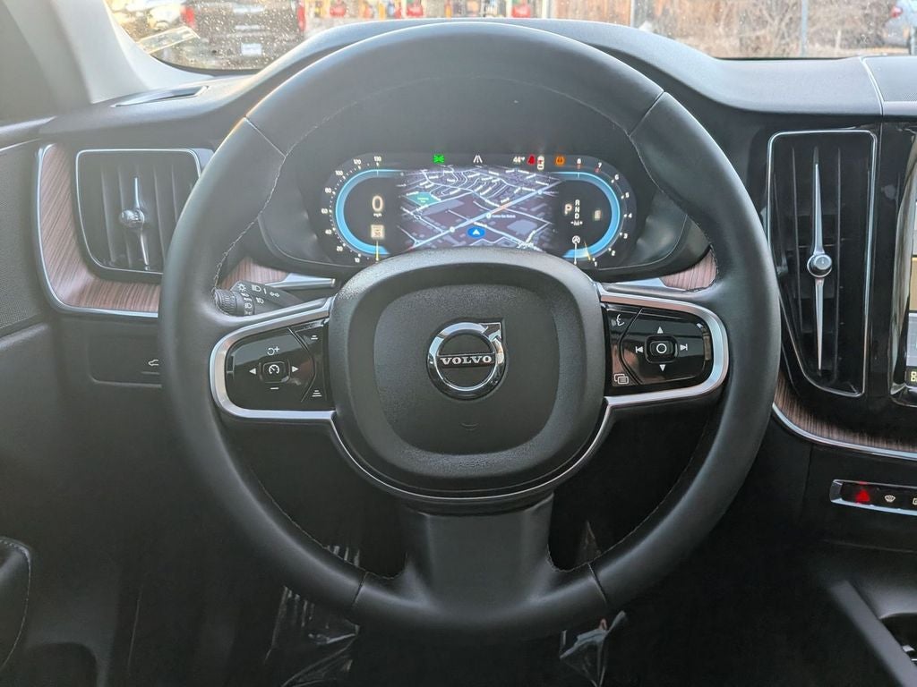 2024 Volvo XC60 Plus Dark Theme
