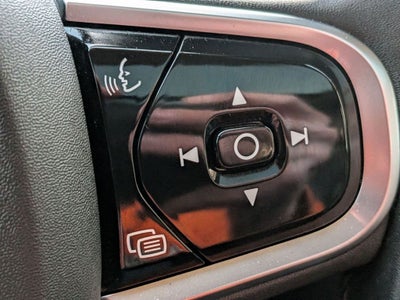 2024 Volvo XC60 Plus Dark Theme