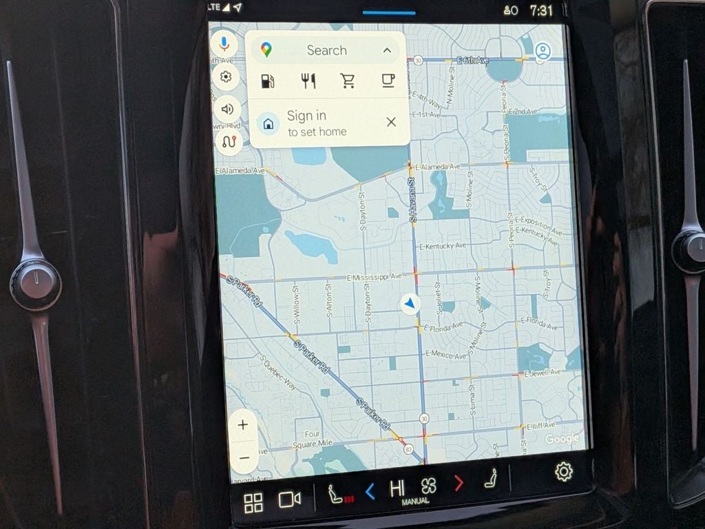 2024 Volvo XC60 Plus Dark Theme