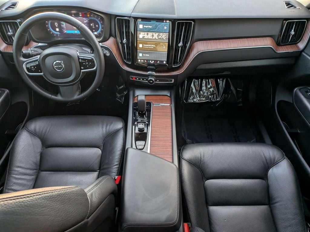 2024 Volvo XC60 Plus Dark Theme