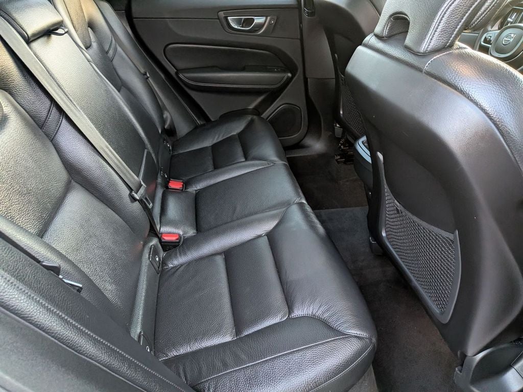 2024 Volvo XC60 Plus Dark Theme