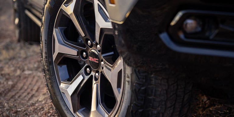 Close-up of the 2025 Yukon GMC Tire and Rim